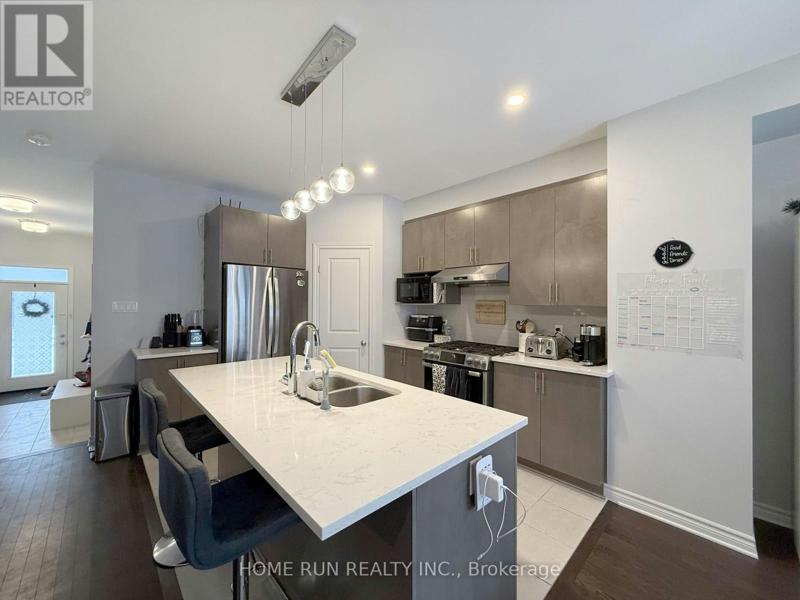 555 Jackdaw Avenue, Ottawa, ON, K2J 6M8 - 4
