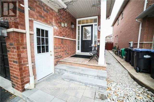 3355 Fountain Park Avenue, Mississauga, ON, L5M 7E2 - 2
