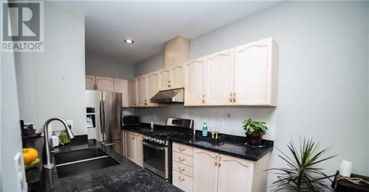 3355 Fountain Park Avenue, Mississauga, ON, L5M 7E2 - 6