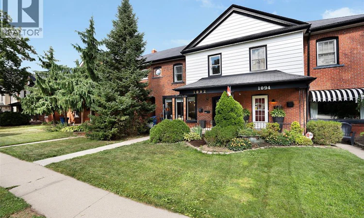 1092 Monmouth Road