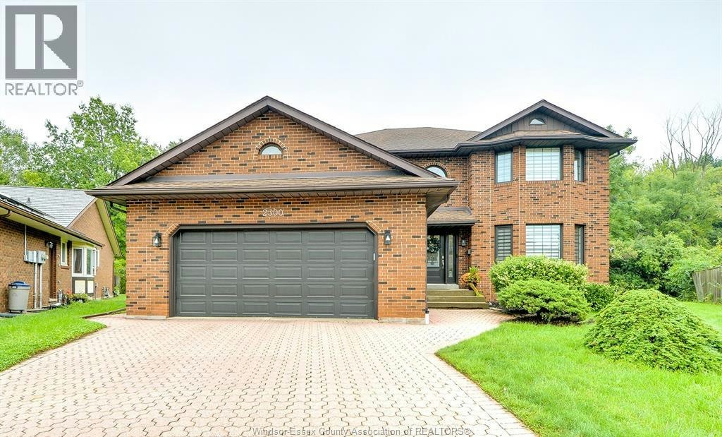 2300 Santo Drive, Windsor, ON, N9G 2J8