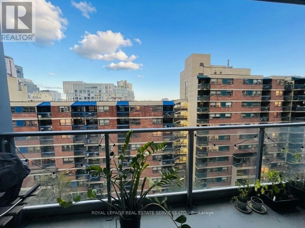 906-210 Simcoe Street, Toronto, ON, M5T 0A9 - 12