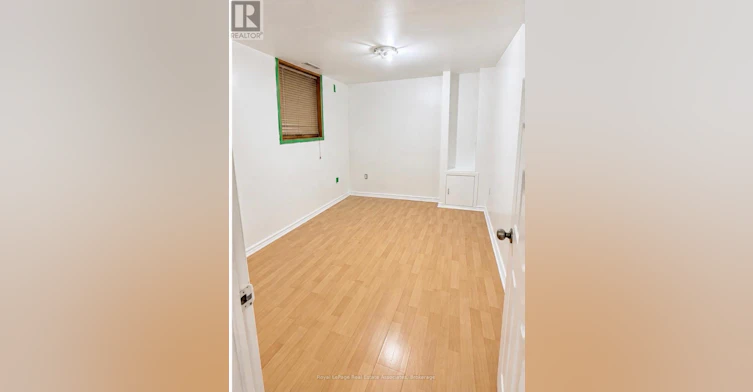 LOWER-97 Oak Park Avenue, Toronto, ON, M4C 4M6 - 5