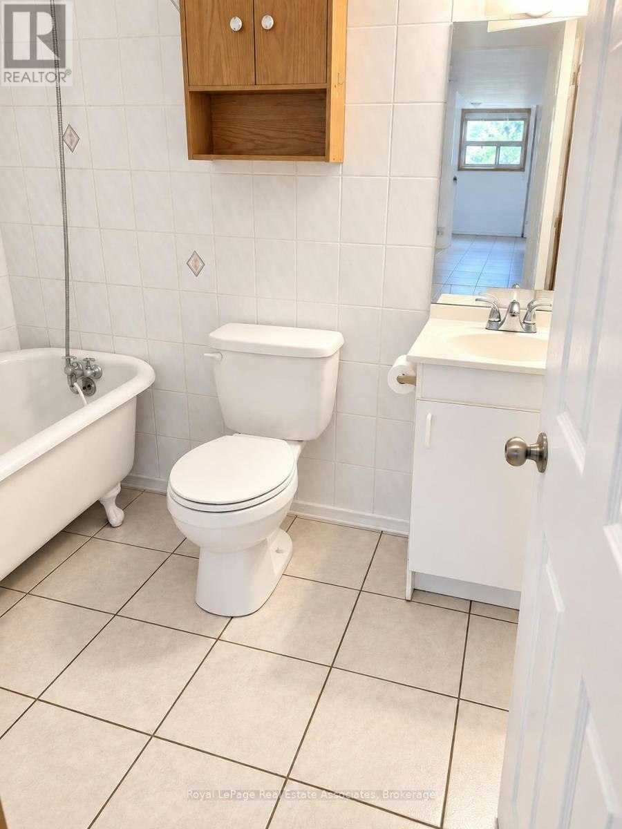 LOWER-97 Oak Park Avenue, Toronto, ON, M4C 4M6 - 8