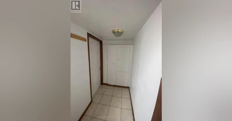 LOWER-97 Oak Park Avenue, Toronto, ON, M4C 4M6 - 3