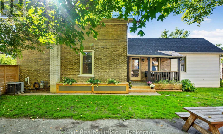 21 Aylmer Street S