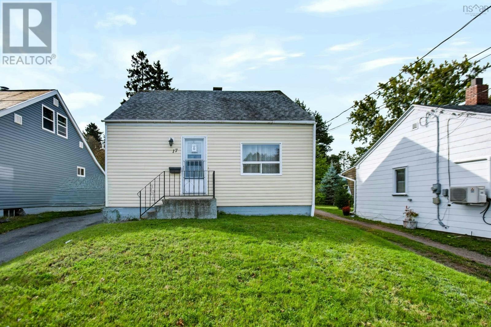 17 Pleasant Street East, Amherst, NS, B4H 1M6