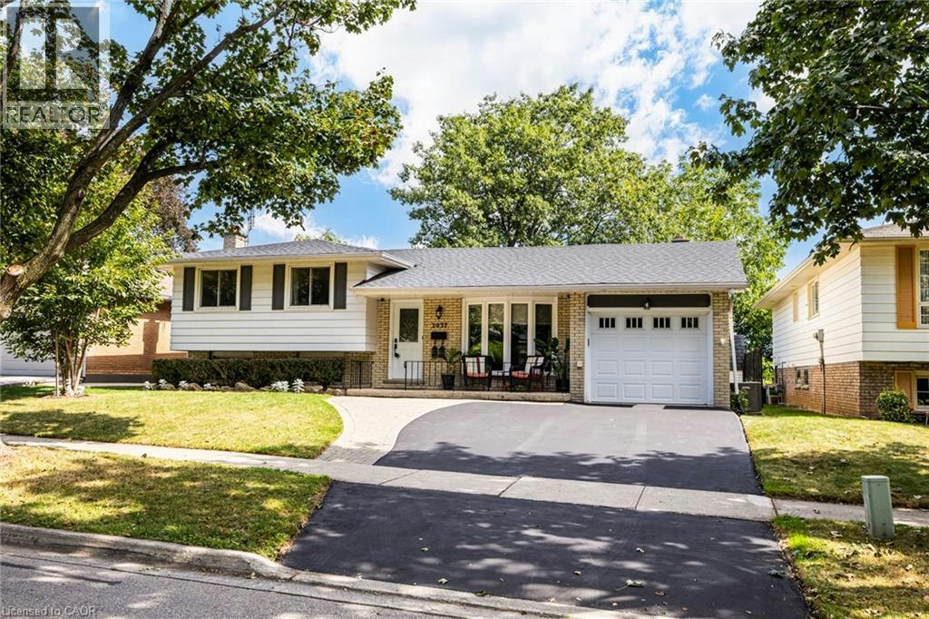 2037 Mountain Grove Avenue, Burlington, ON, L7P 2H8