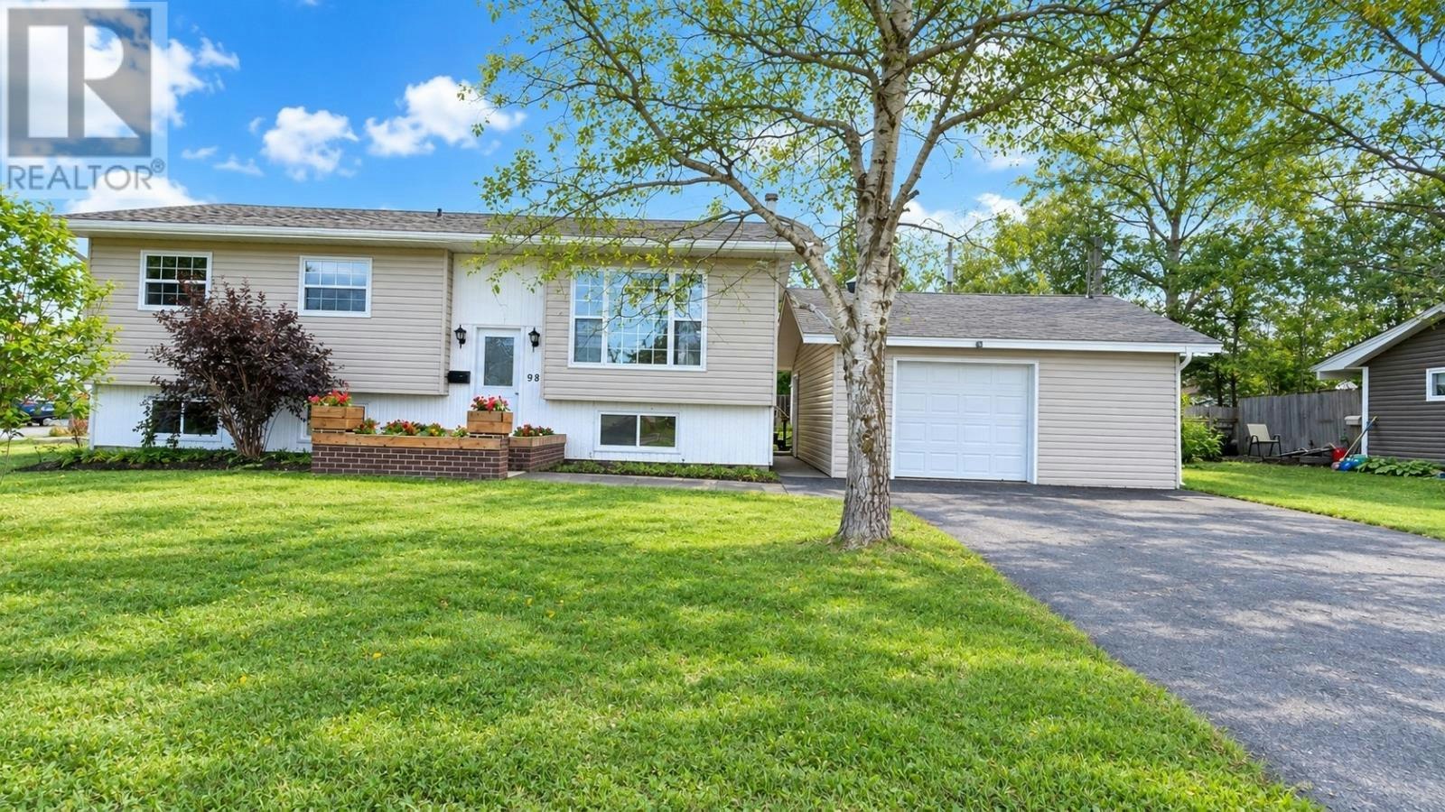 98 Rickenbacker Road, Gander, NL, A1V 2C7