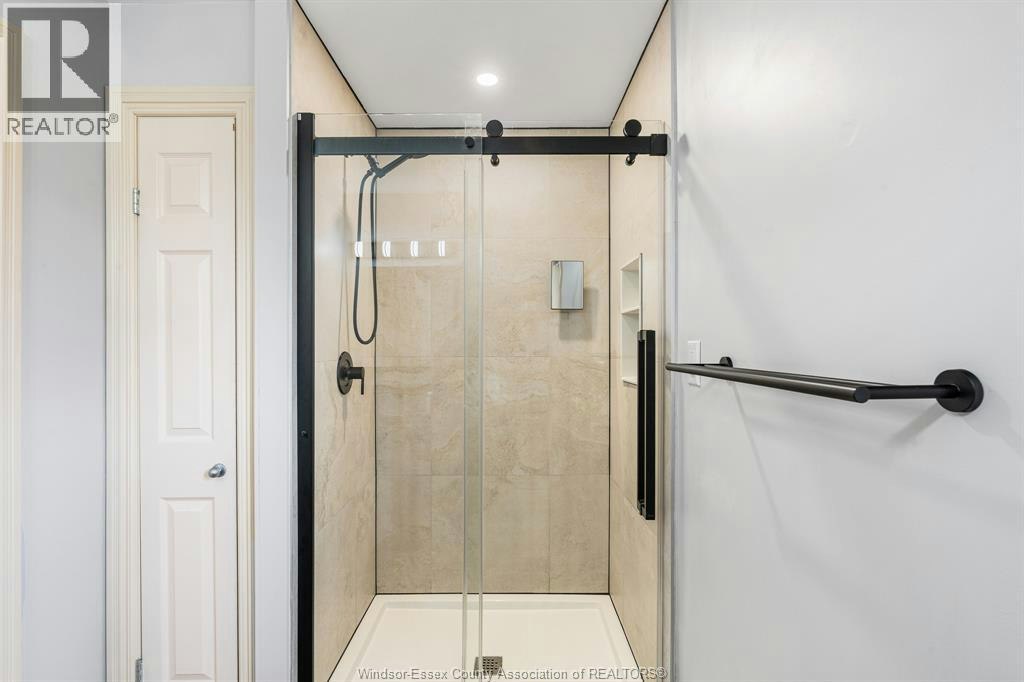 7 Beniuk Court, Leamington, ON, N8H 5K9 - 14