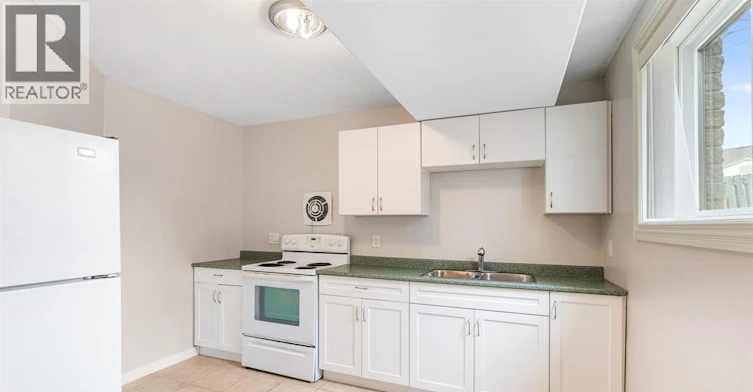 7 Beniuk Court, Leamington, ON, N8H 5K9 - 24