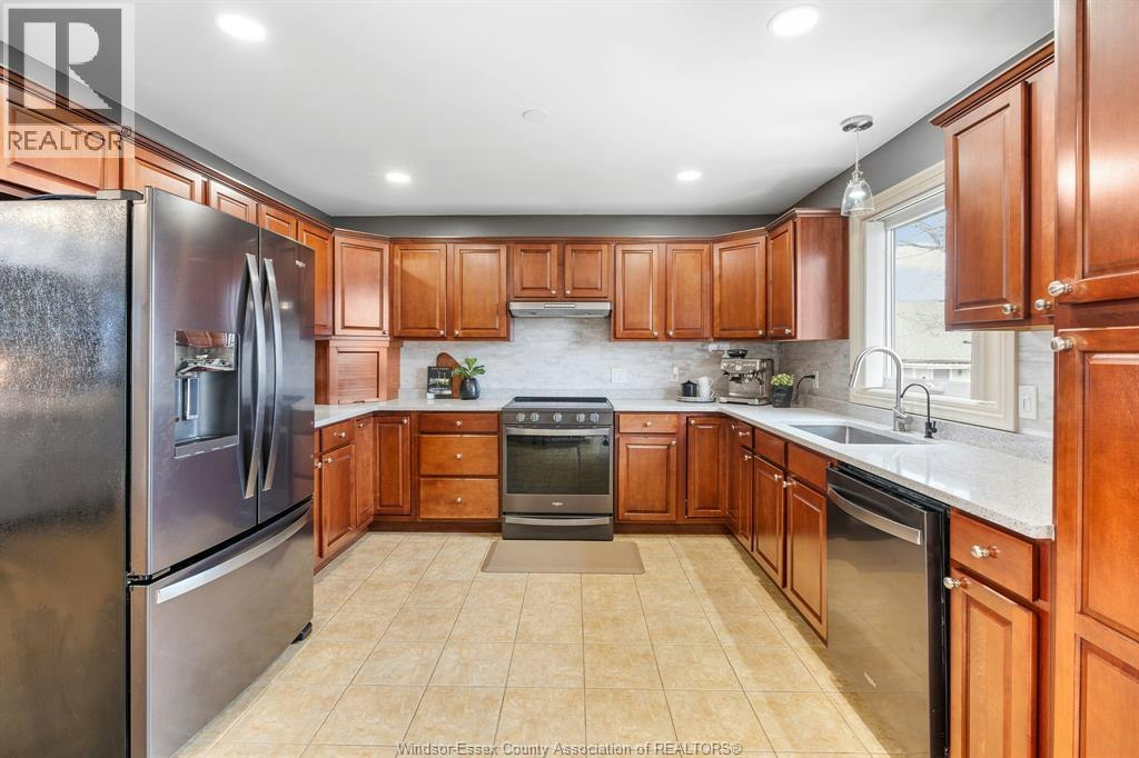7 Beniuk Court, Leamington, ON, N8H 5K9 - 7