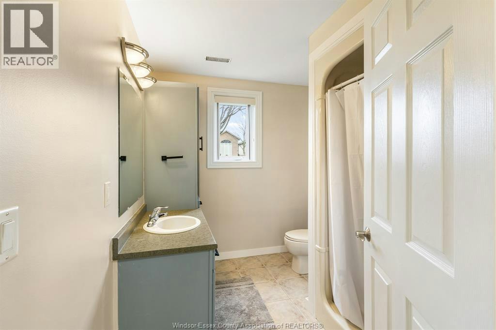 7 Beniuk Court, Leamington, ON, N8H 5K9 - 28
