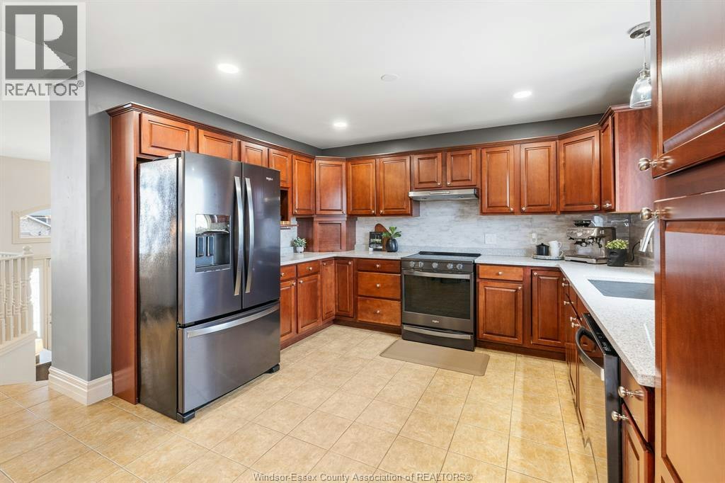 7 Beniuk Court, Leamington, ON, N8H 5K9 - 8