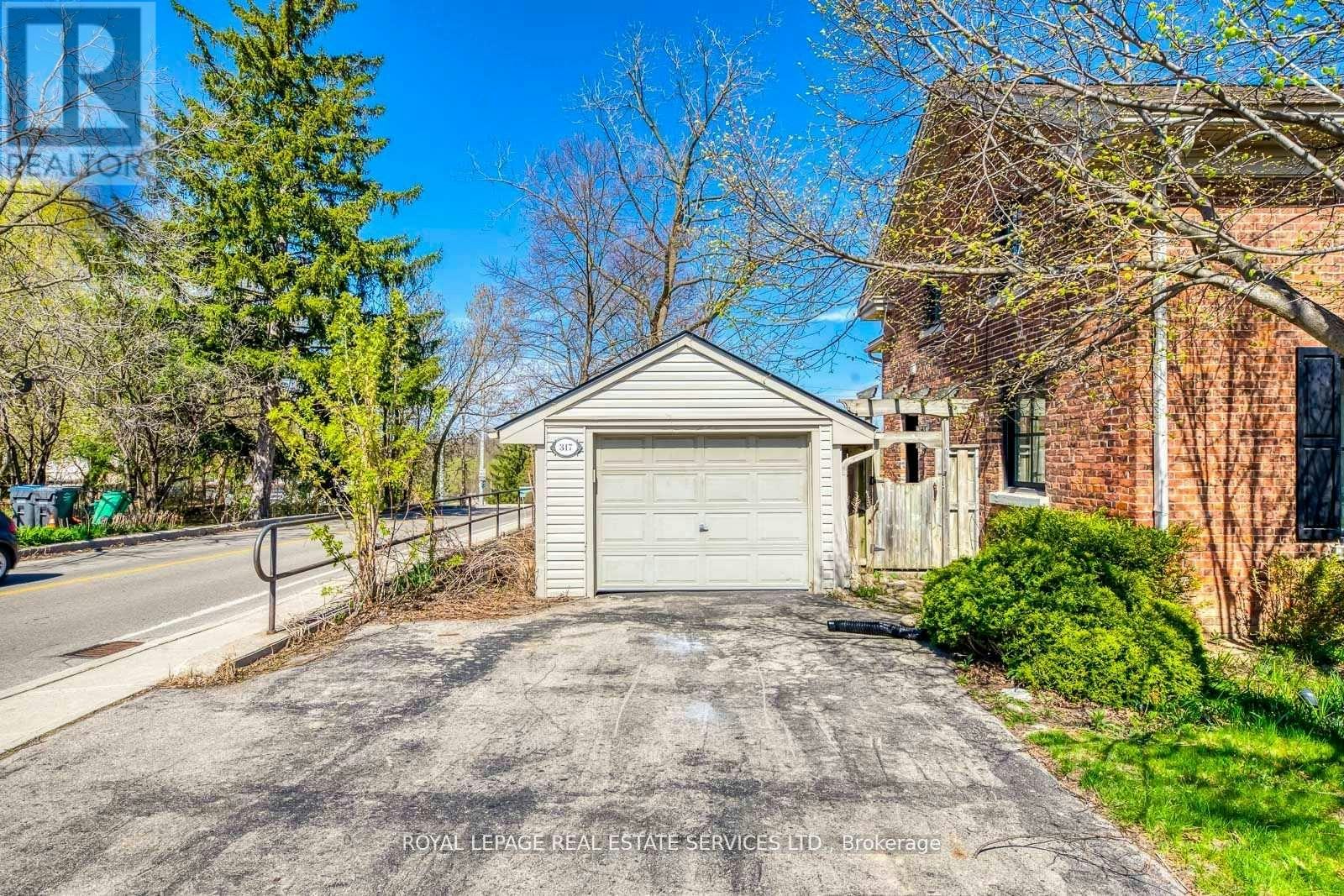 317 Queen Street S, Mississauga, ON, L5M 1M3 - 20