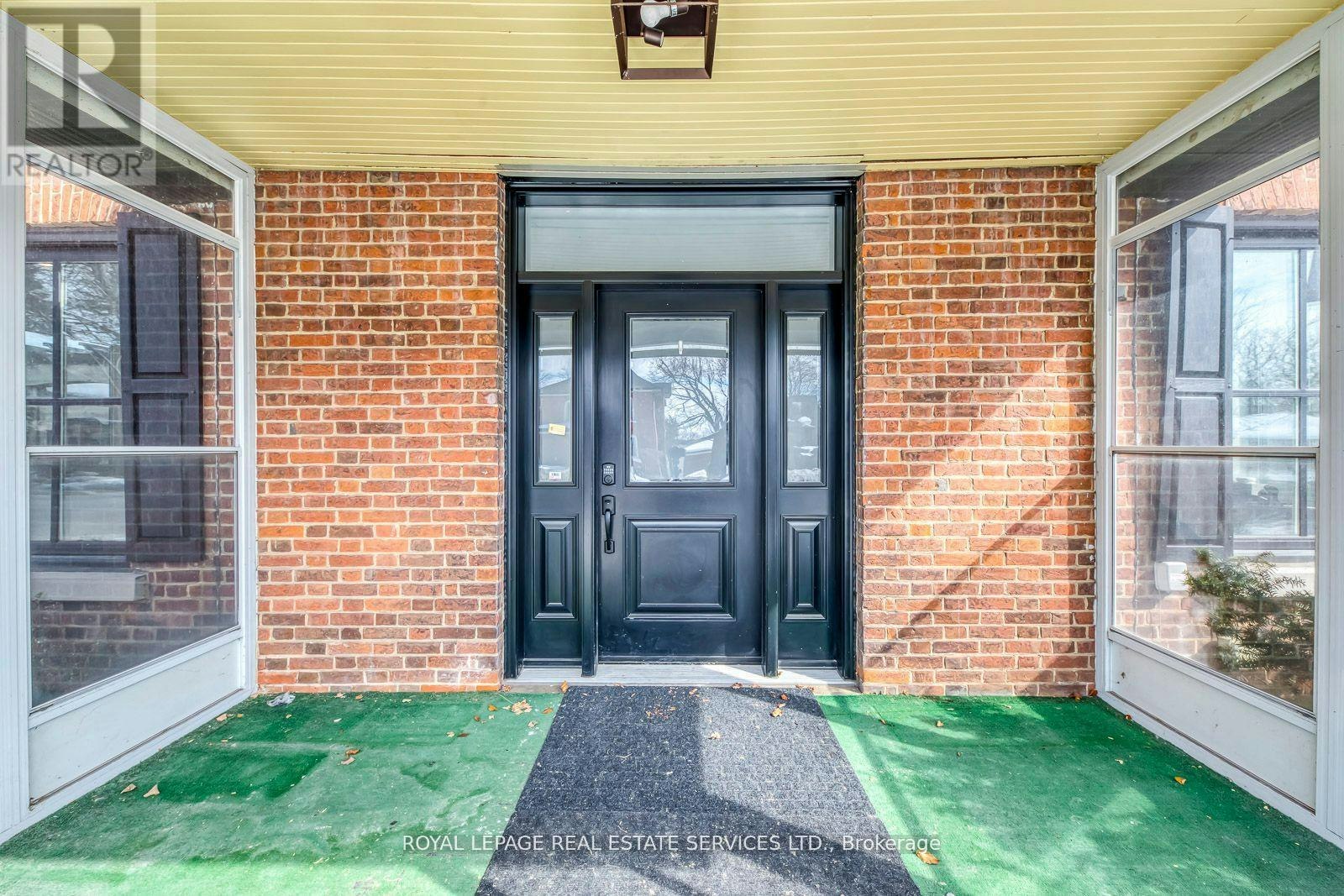 317 Queen Street S, Mississauga, ON, L5M 1M3 - 3