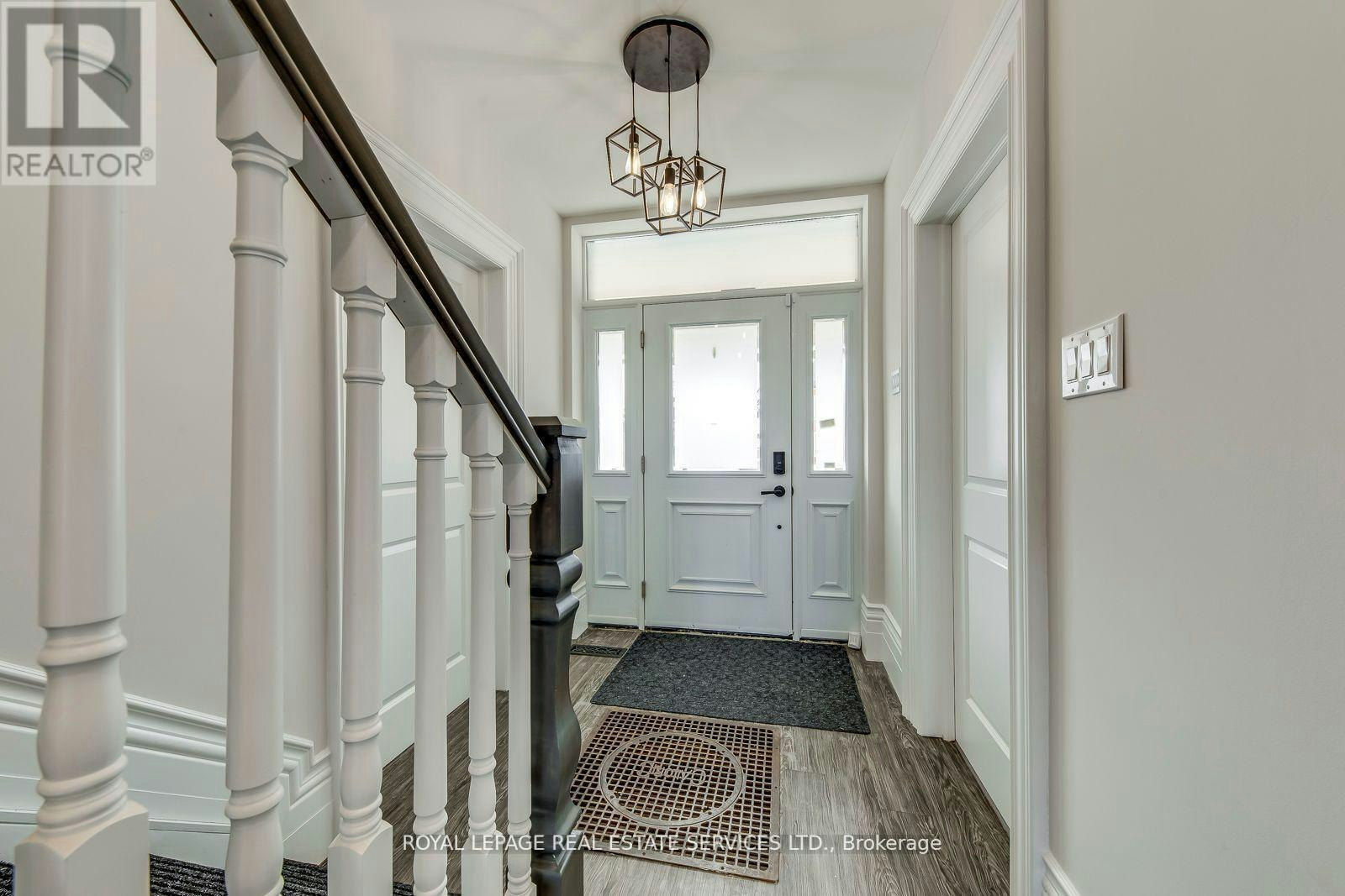317 Queen Street S, Mississauga, ON, L5M 1M3 - 4
