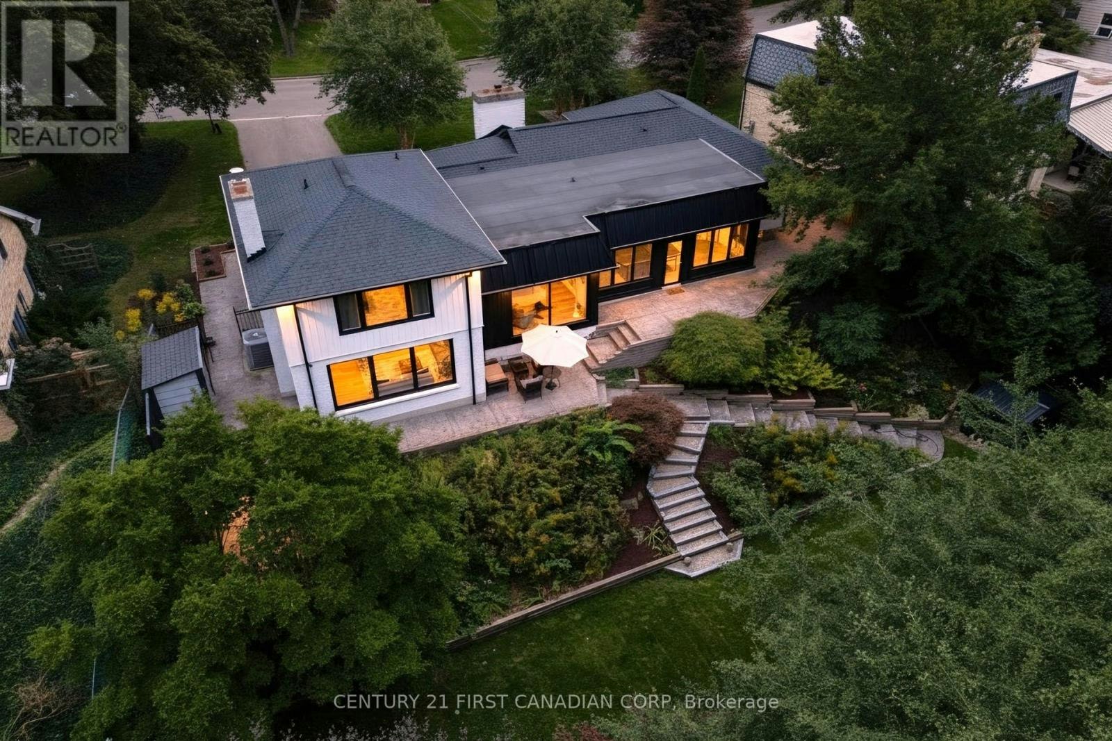 1125 The Parkway, London, ON, N6A 2X2