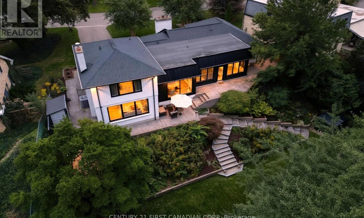 1125 The Parkway
