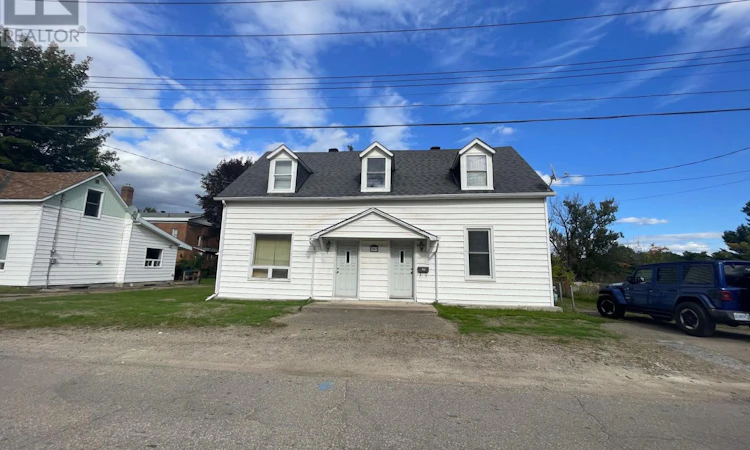 387 Moffat Street