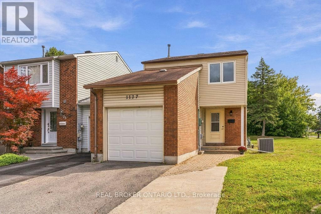 1127 Avignon Court, Ottawa, ON, K1C 2M2 - 2