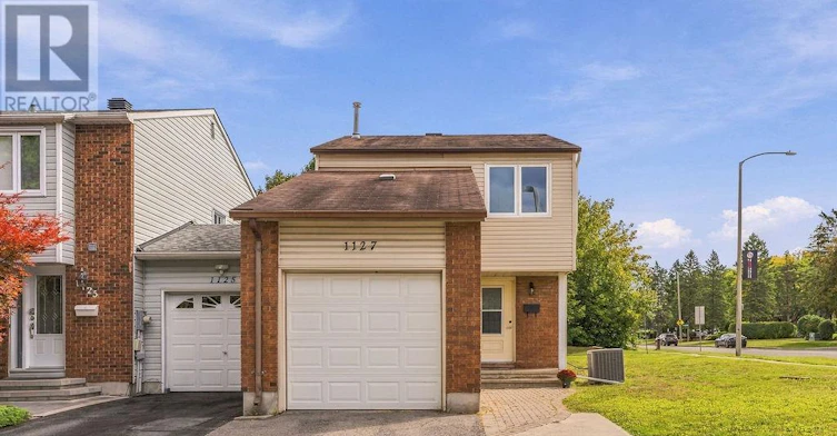 1127 Avignon Court, Ottawa, ON, K1C 2M2