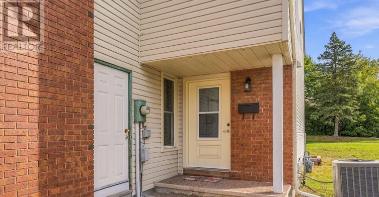 1127 Avignon Court, Ottawa, ON, K1C 2M2 - 3