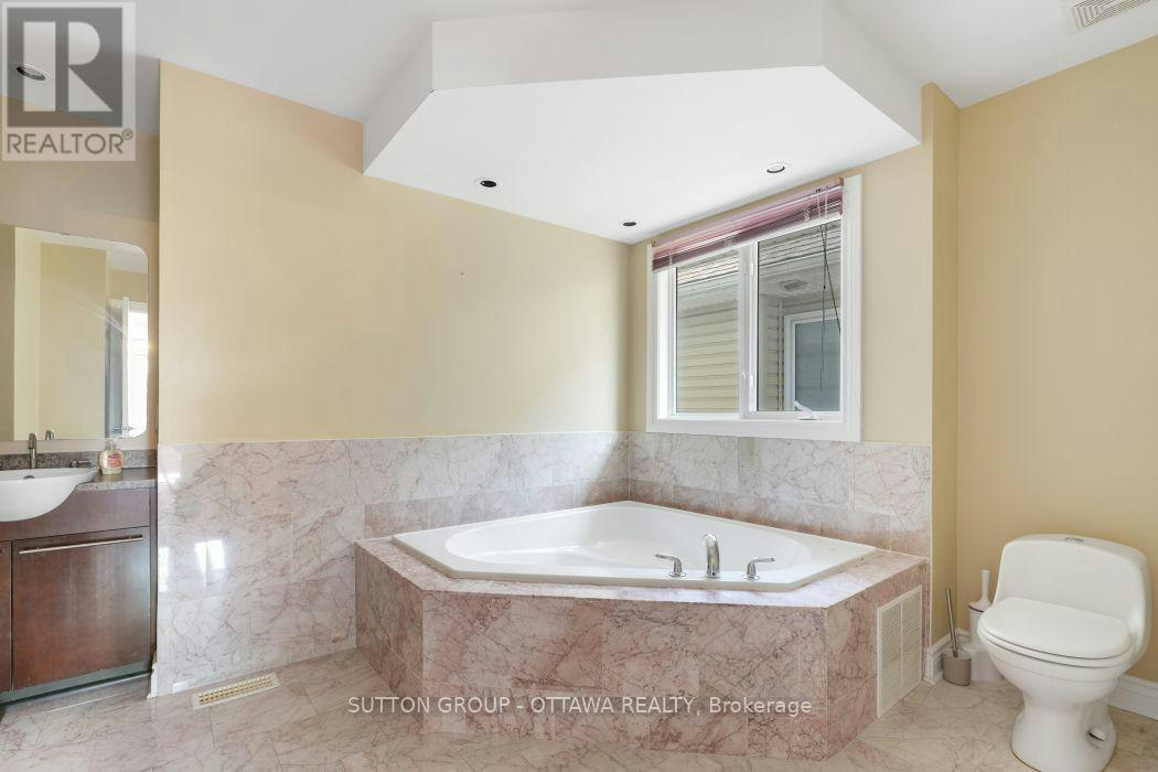 5 Escade Drive, Ottawa, ON, K2G 6R9 - 37