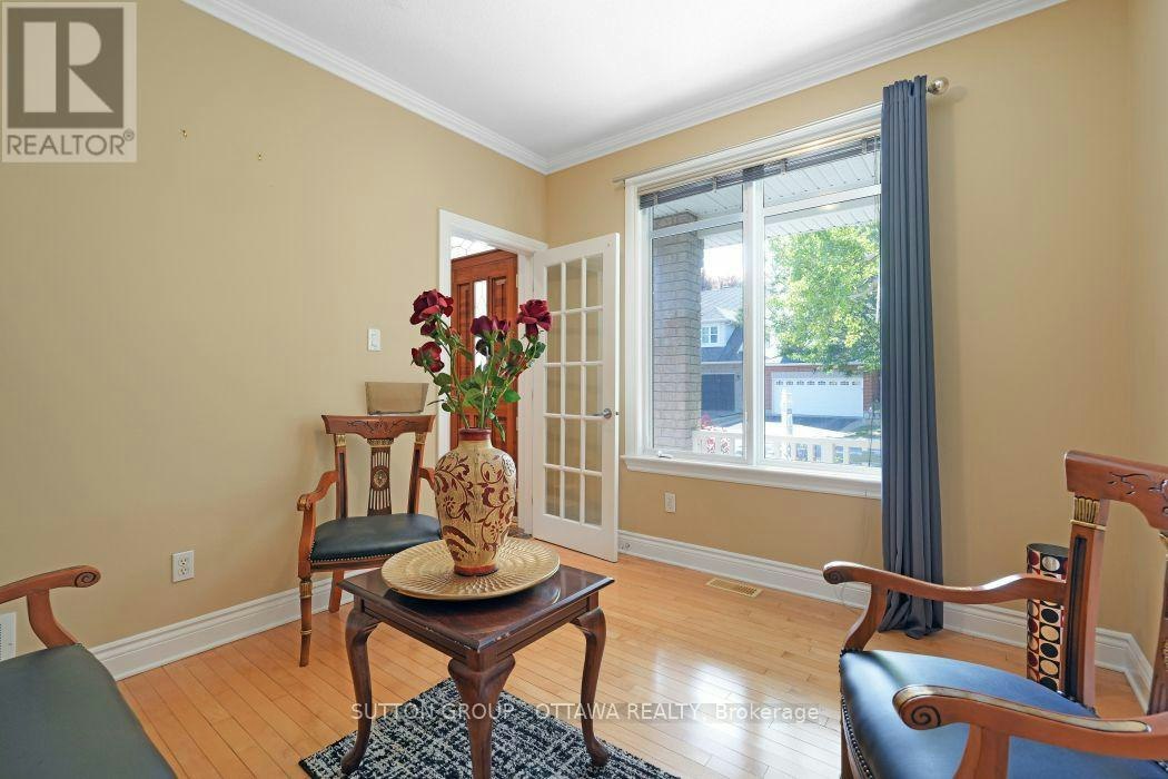 5 Escade Drive, Ottawa, ON, K2G 6R9 - 6