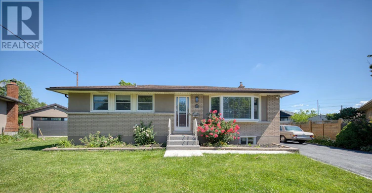 UPPER-37 Coronation Boulevard, St. Catharines, ON, L2S 2V2
