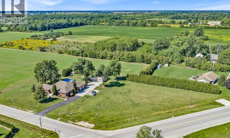 374 Inman Sideroad