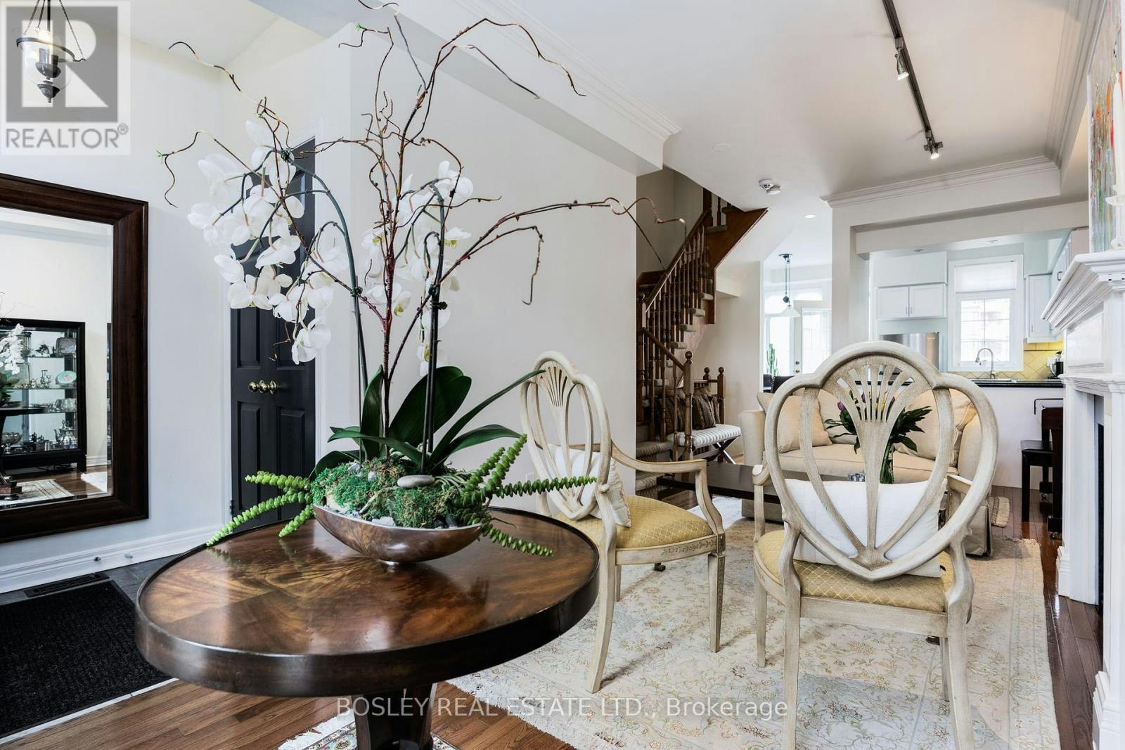 17 Krawchuk Lane, Toronto, ON, M4G 4H4 - 4