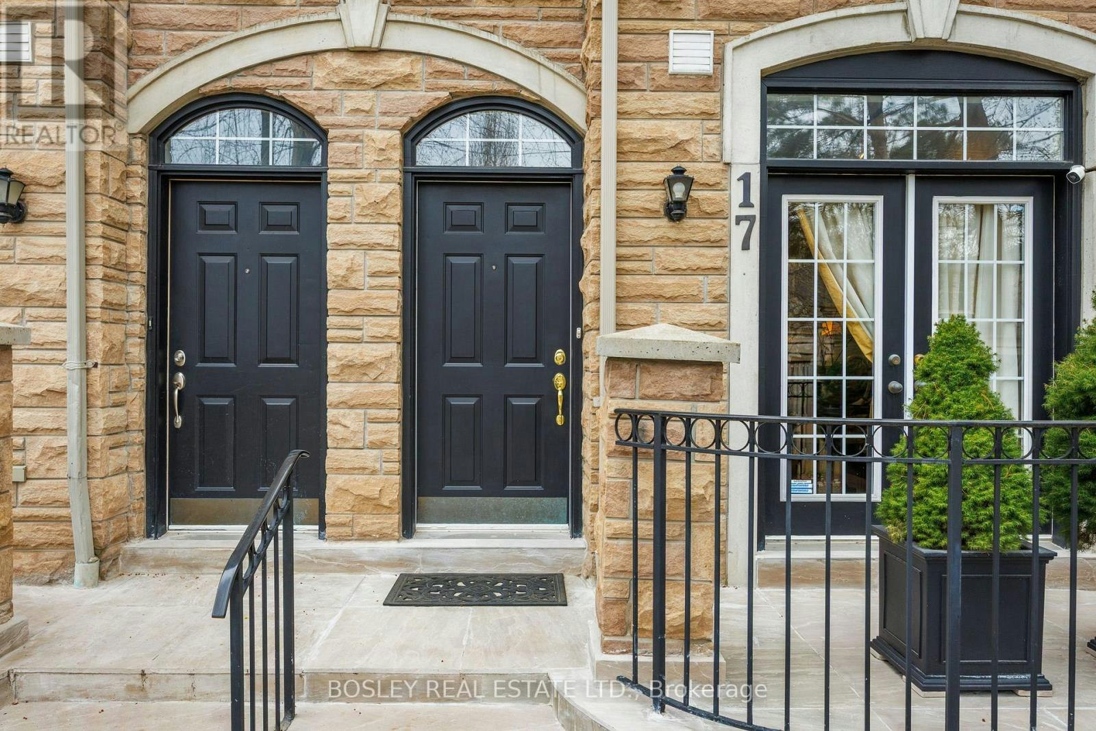 17 Krawchuk Lane, Toronto, ON, M4G 4H4 - 2