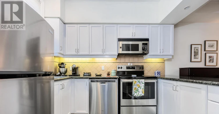17 Krawchuk Lane, Toronto, ON, M4G 4H4 - 9