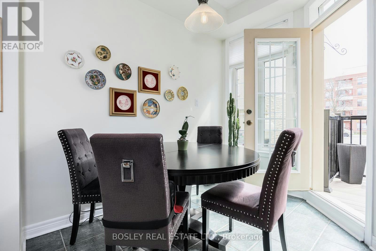 17 Krawchuk Lane, Toronto, ON, M4G 4H4 - 14