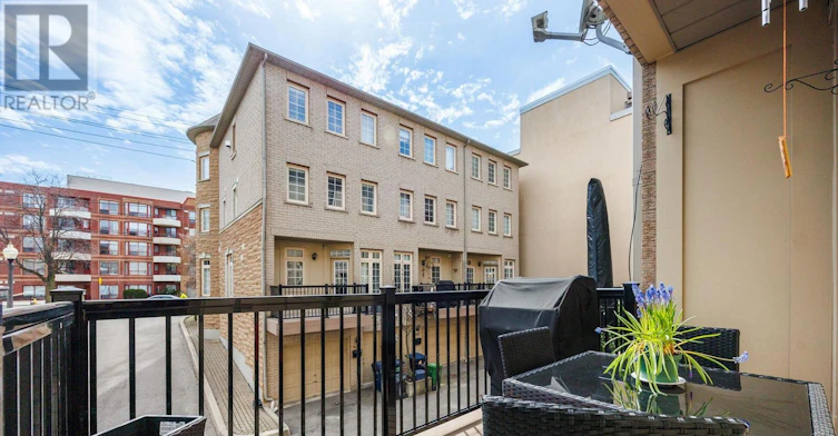 17 Krawchuk Lane, Toronto, ON, M4G 4H4 - 15