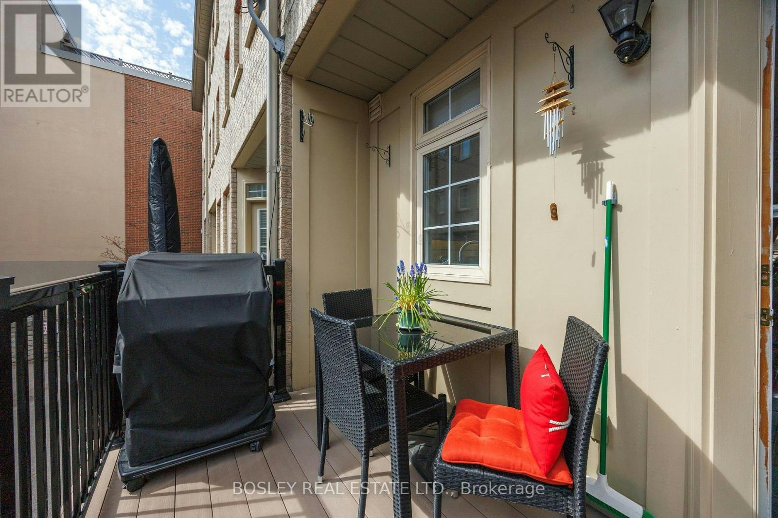 17 Krawchuk Lane, Toronto, ON, M4G 4H4 - 16