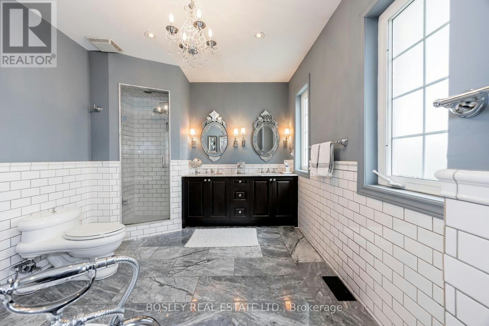 17 Krawchuk Lane, Toronto, ON, M4G 4H4 - 24