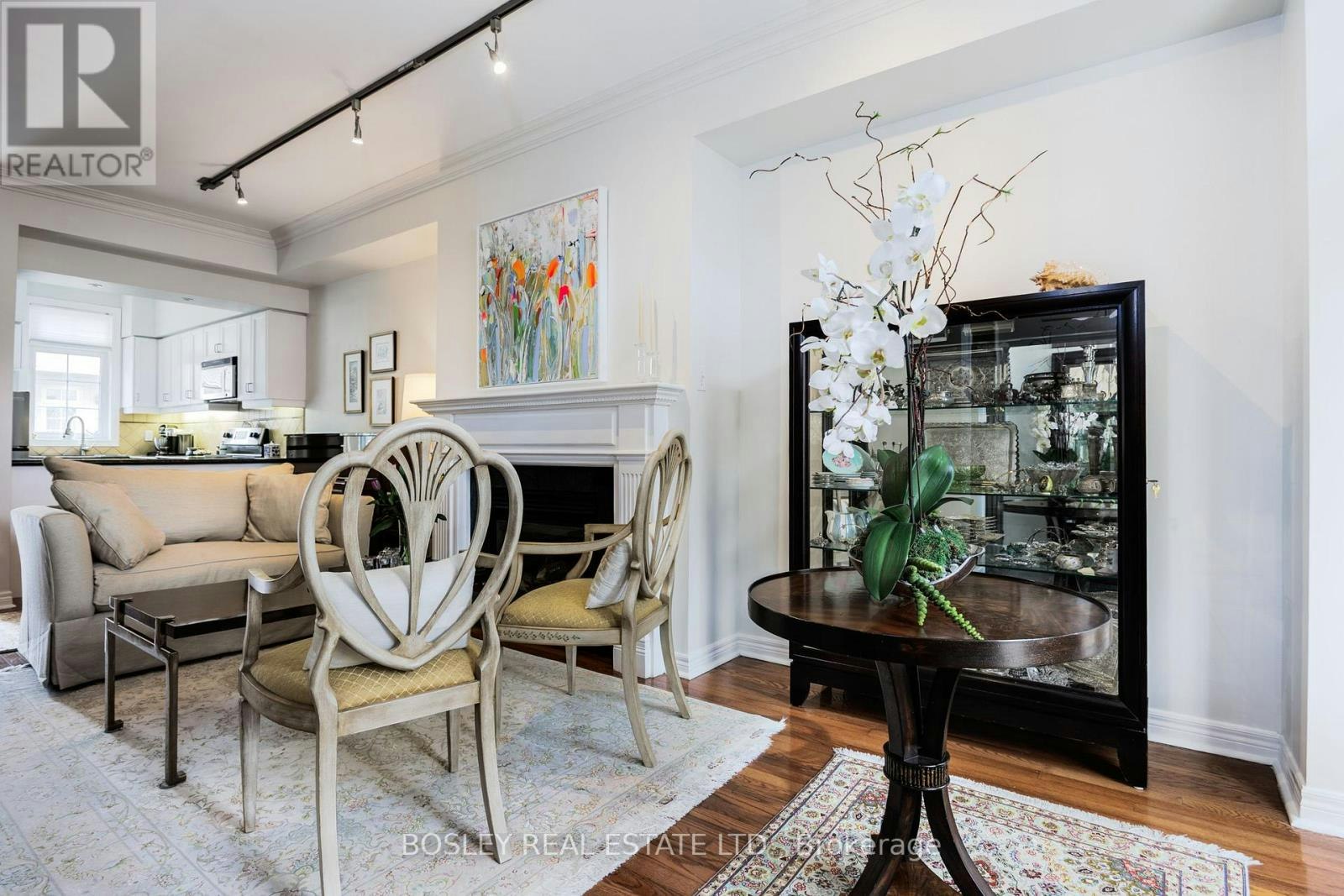 17 Krawchuk Lane, Toronto, ON, M4G 4H4 - 3