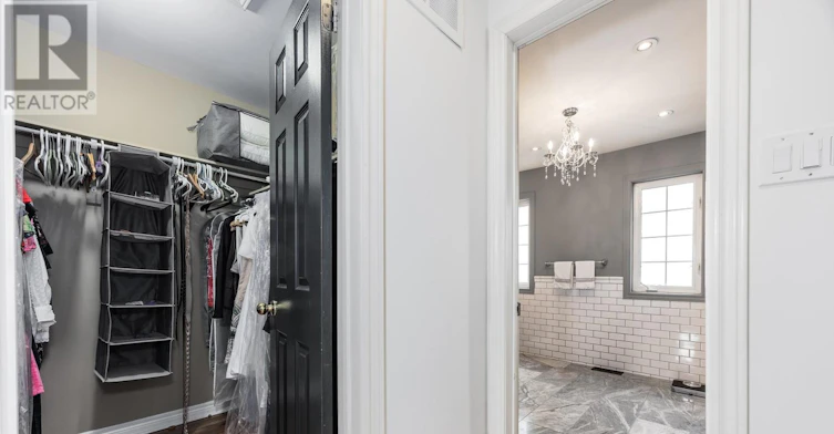 17 Krawchuk Lane, Toronto, ON, M4G 4H4 - 26