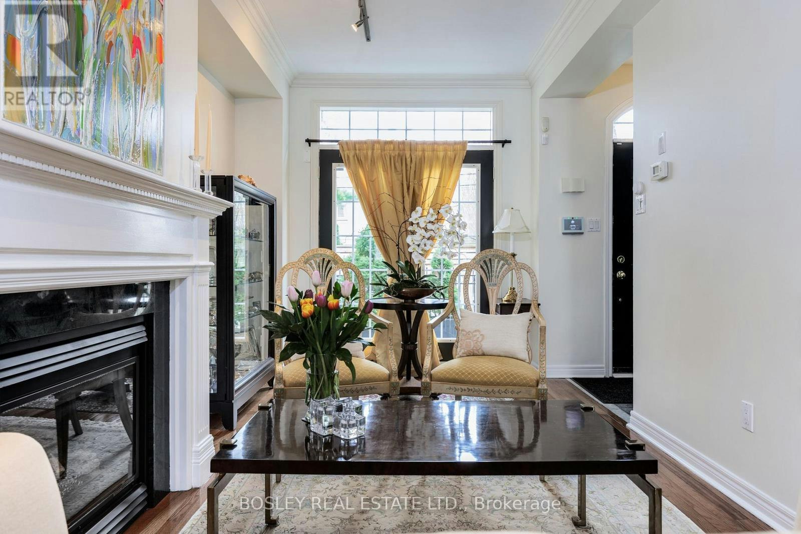 17 Krawchuk Lane, Toronto, ON, M4G 4H4 - 5