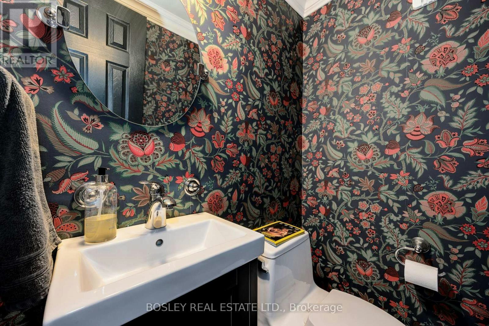 17 Krawchuk Lane, Toronto, ON, M4G 4H4 - 8