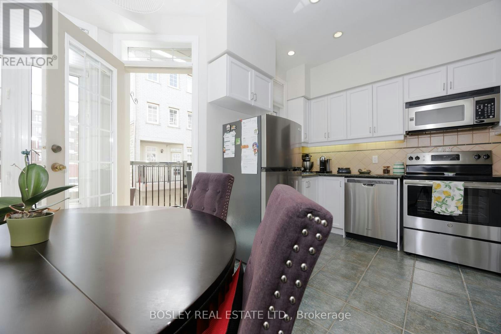 17 Krawchuk Lane, Toronto, ON, M4G 4H4 - 13