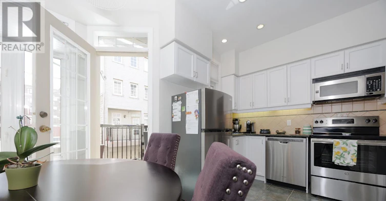 17 Krawchuk Lane, Toronto, ON, M4G 4H4 - 13