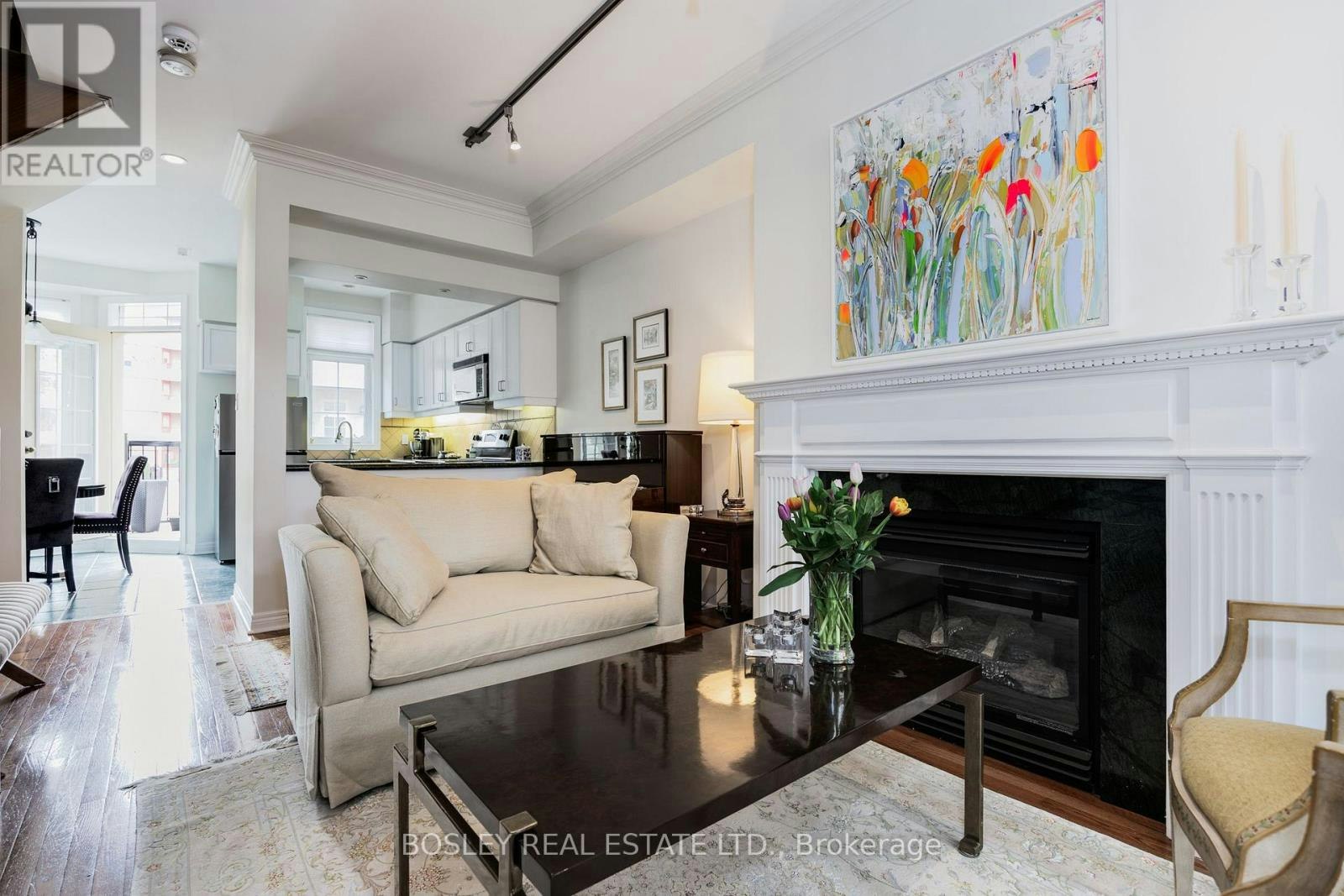17 Krawchuk Lane, Toronto, ON, M4G 4H4 - 6