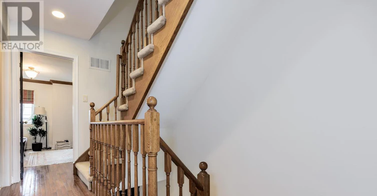 17 Krawchuk Lane, Toronto, ON, M4G 4H4 - 33
