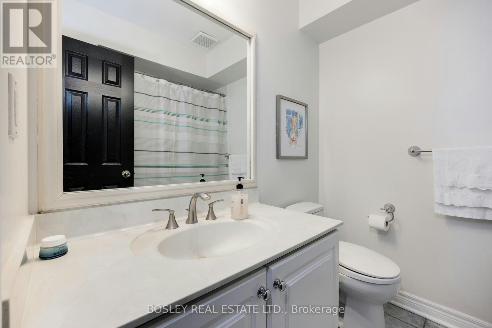 17 Krawchuk Lane, Toronto, ON, M4G 4H4 - 32