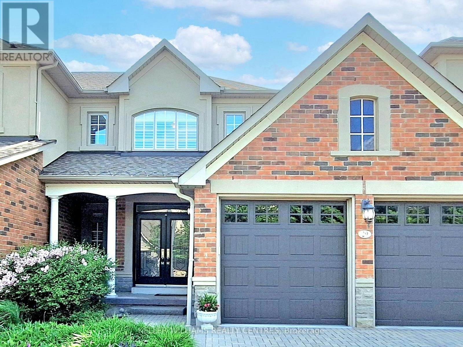 29 Tucker Court, Aurora, ON, L4G 7T2