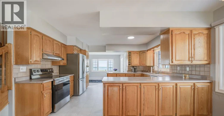 13902 Riverside Drive, Tecumseh, ON, N8W 1B6 - 9