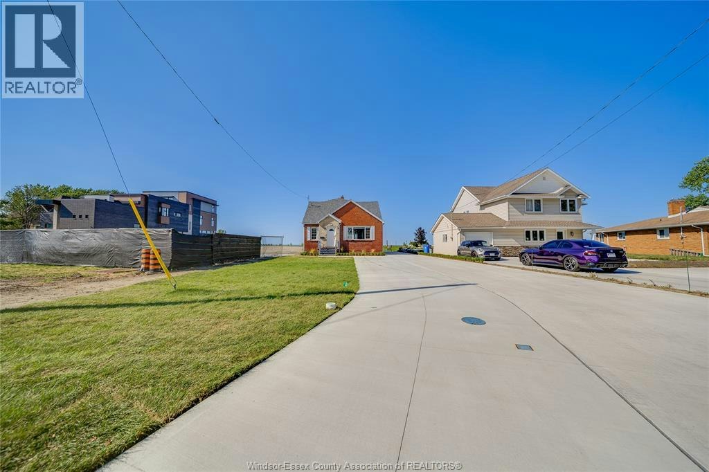 13902 Riverside Drive, Tecumseh, ON, N8W 1B6 - 36